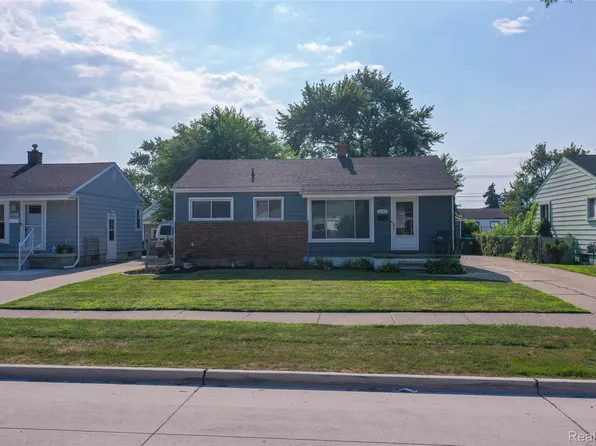 6647 Deering St, Garden City, MI 48135