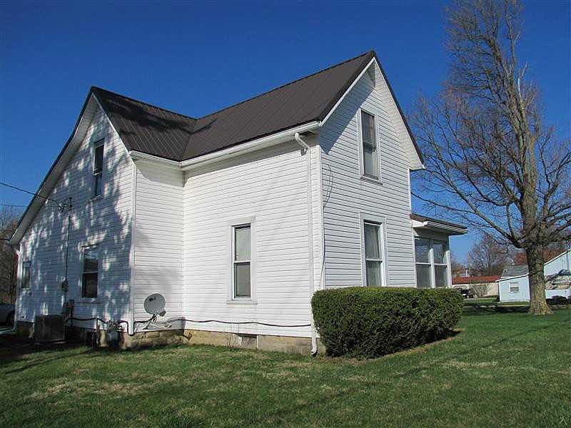 1st image of 390 W Main St