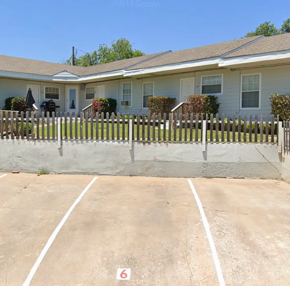1103 Northwest Carroll Drive - 6 — Photo 2