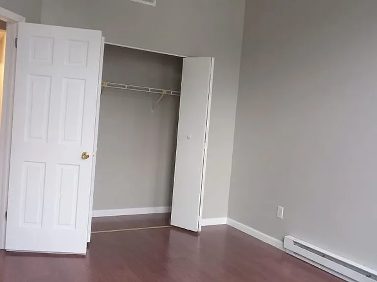 450 Hill St — Photo 16