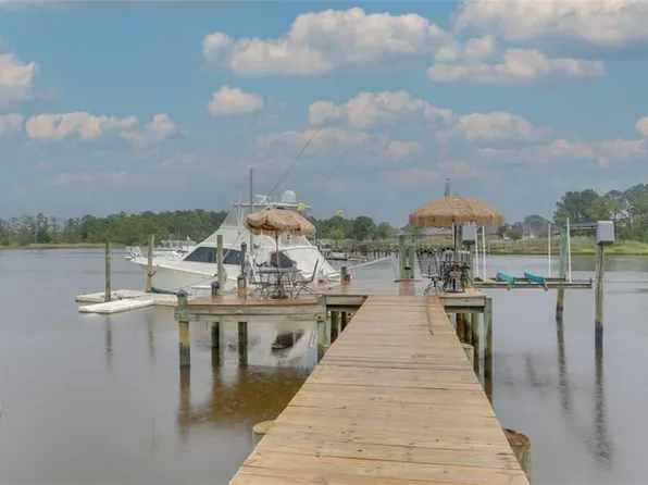 2007 Kelsey Bay Ct, Chesapeake, VA 23323