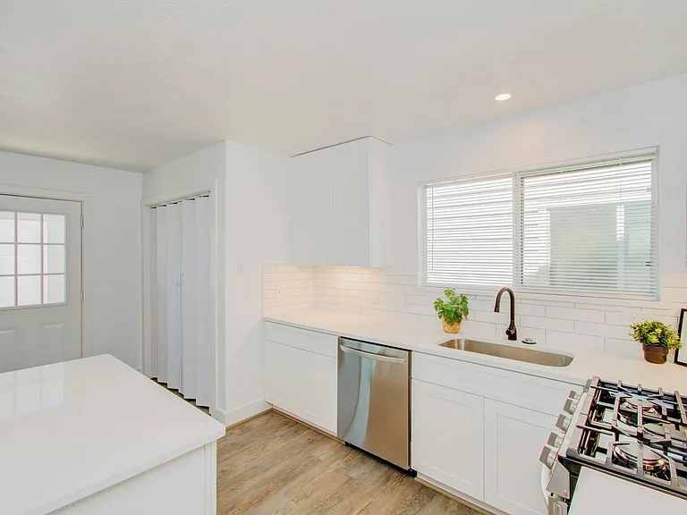 6117 Settlers Square Ln — Photo 18