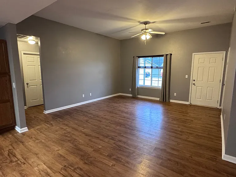 15984 Tracker Ln — Photo 2