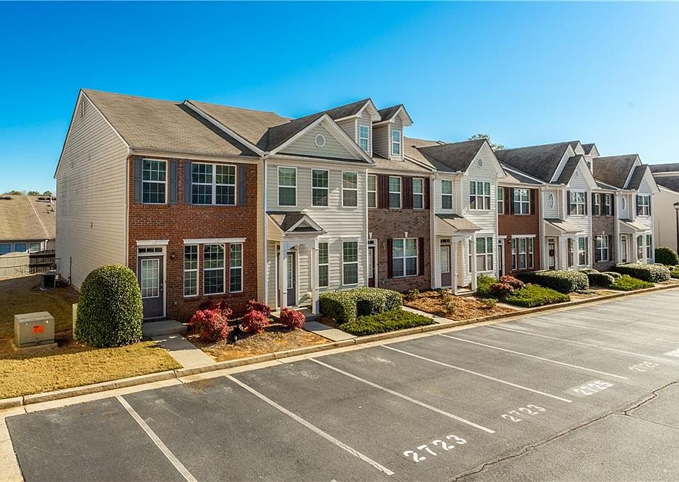 1st image of 2721 Heathrow Dr