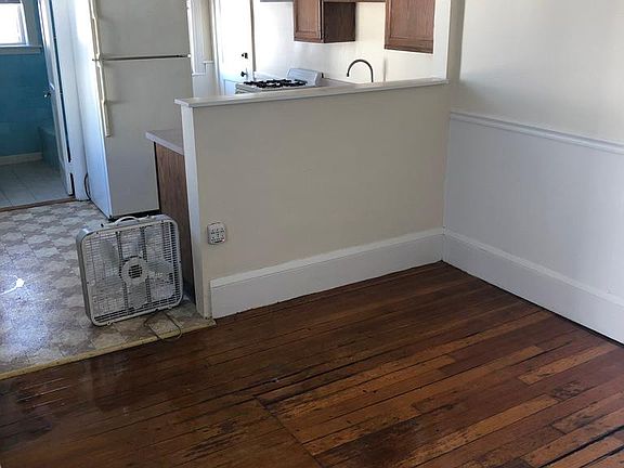 2nd image of 4 Washington St Floor 2