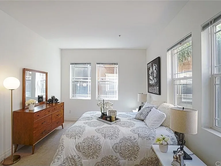 917 S New Hampshire Ave #315 — Photo 3