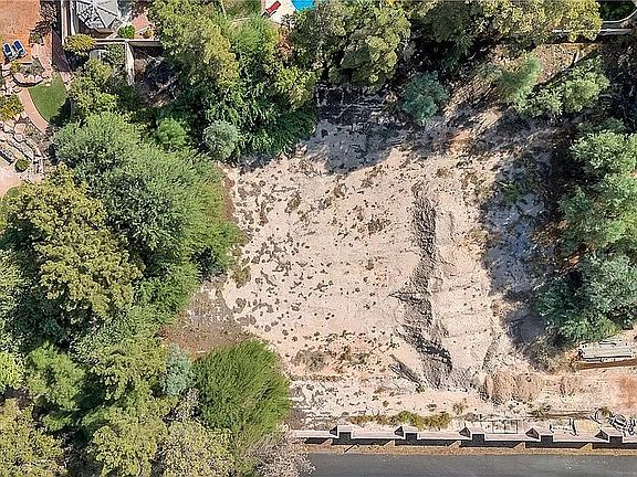 2nd image of Na Robar