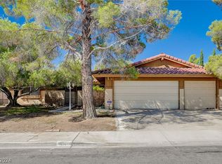 8901 Dio Guardi Dr, Las Vegas, NV 89117