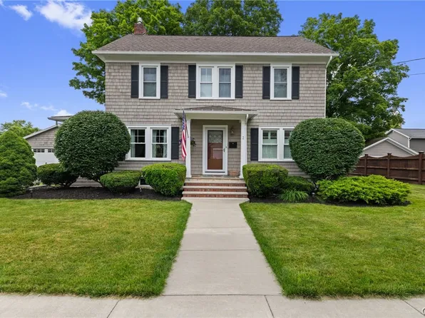 2 1st St, Marcellus, NY 13108