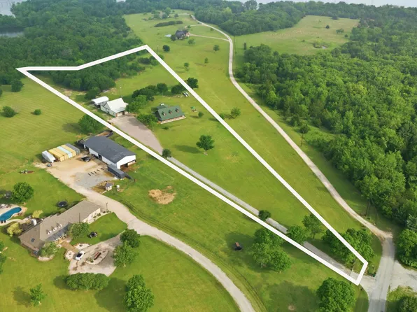 465 Emberson Ranch Rd, Pilot Point, TX 76258
