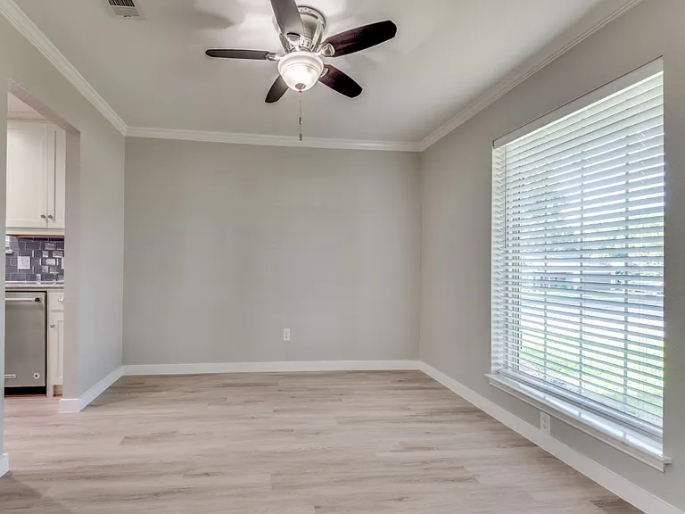 2020 Normandy Dr — Photo 5
