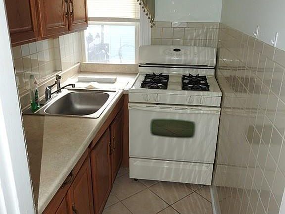3rd image of 14 John St #0