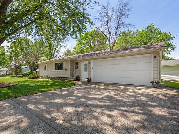3rd image of 349 Woodland Dr