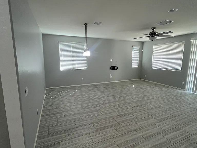 21013 W Almeria Rd — Photo 28