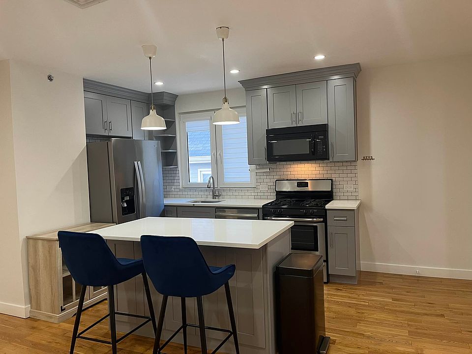 1st image of 30 Newberry Ave Floor 2
