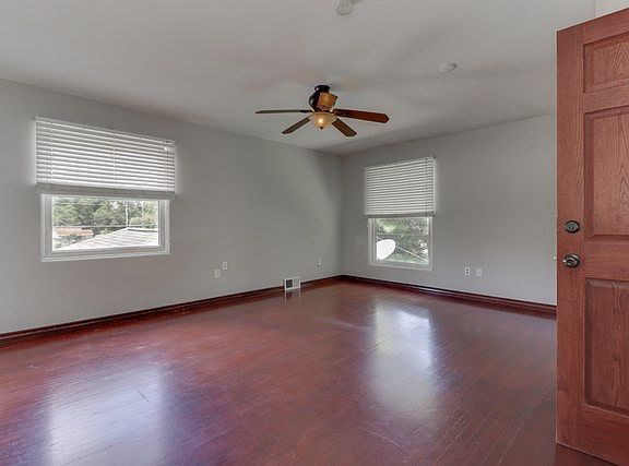 5th image of 1022 W. Hovey Ave
