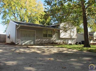 2550 SW Kent St, Topeka, KS 66614