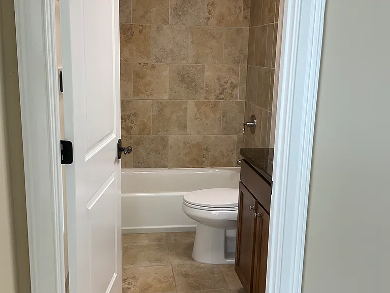913 Wall St — Photo 17