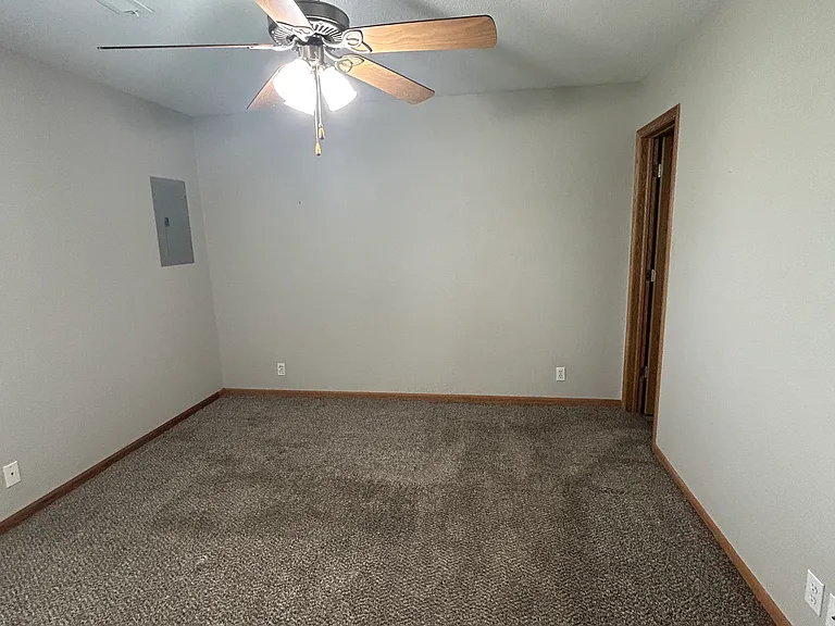 109 Golfview Dr — Photo 9