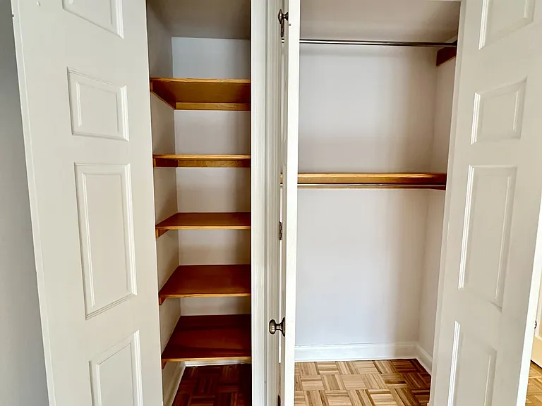 442 W 57th St #4A — Photo 7