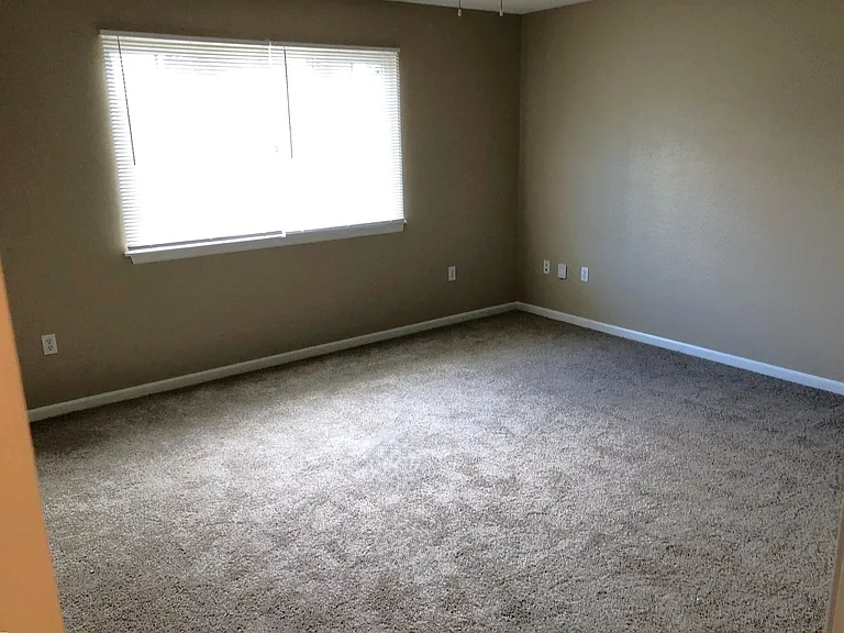 104 Logan St — Photo 9