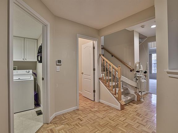 5th image of 77 Wellington Dr