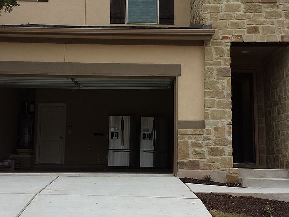 4th image of 16021 Cinca Terra Dr