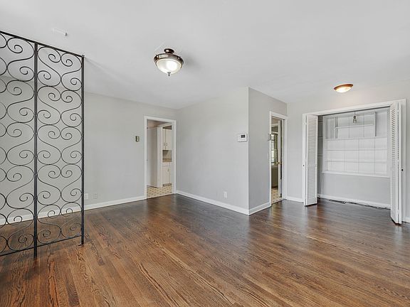 5th image of 630 W Nocturne Dr