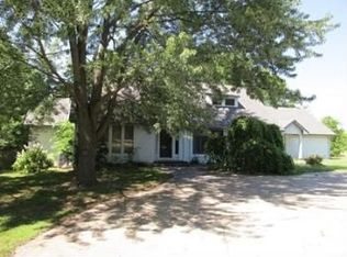 15229 E Peace Rd, Nevada, MO 64772