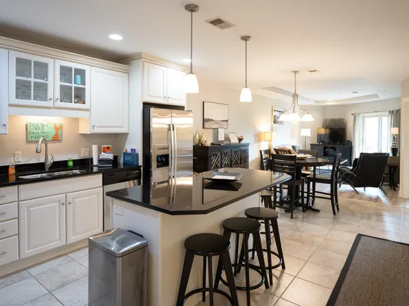 11 S 1st St Unit 202, Grand Haven, MI 49417