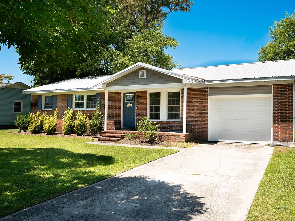 218 Forest View Dr