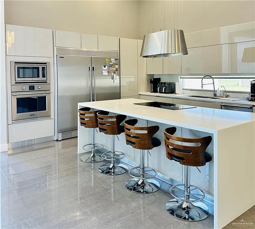4 bed, 4.5 bath, 3107 sqft, $3,850 — Photo 4