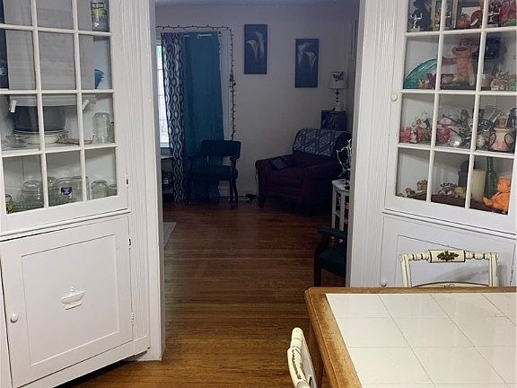 4th image of 413 E North St