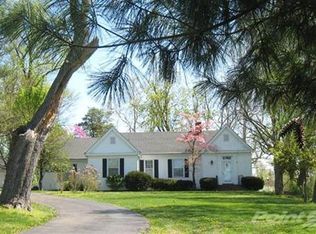 4801 Richmond Rd, Lexington, KY 40515