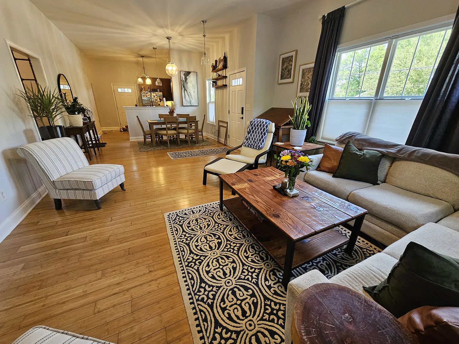3 bed, 1560 sqft, $2,595 — Photo 3