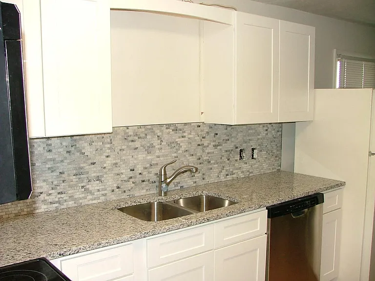 742 Meigs St — Photo 2