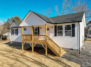 568 Blue Ridge Rd, Black Mountain, NC 28711