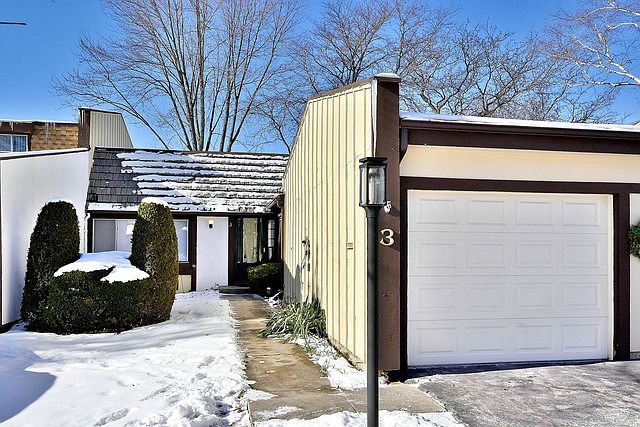 1st image of 3 Buttonwood Ct