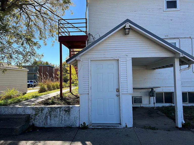 1200 N Severance St — Photo 10