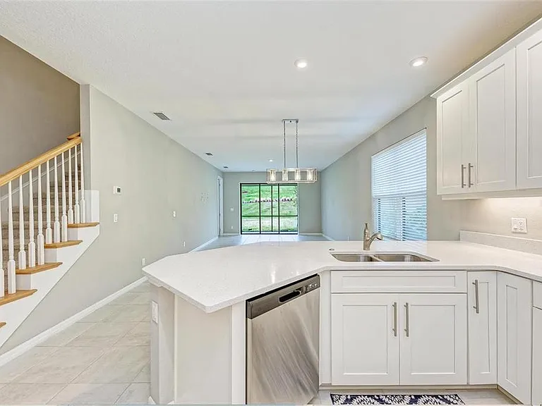 5564 Summit Gln — Photo 7