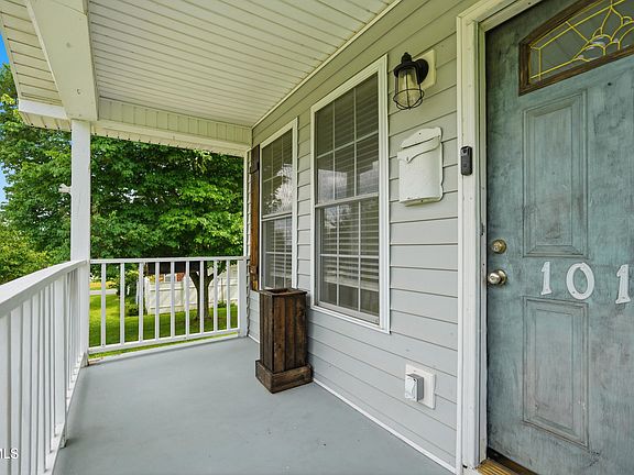 2nd image of 1010 Sharondale Ave