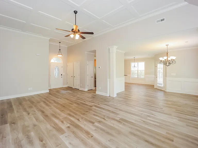 30 Camden Way — Photo 4