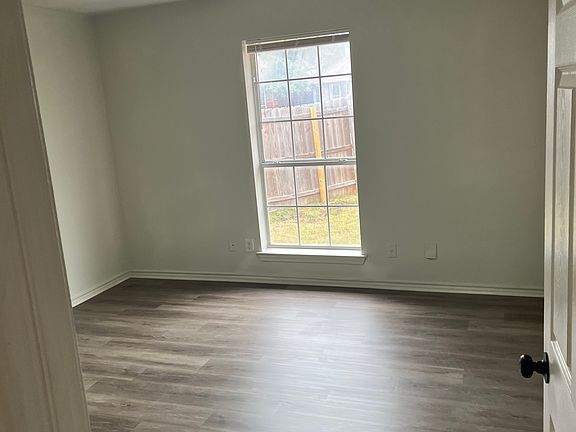 2nd image of 8721 Hawthorne St