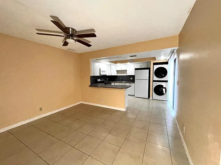 11983 Shakerwood Ln — Photo 8
