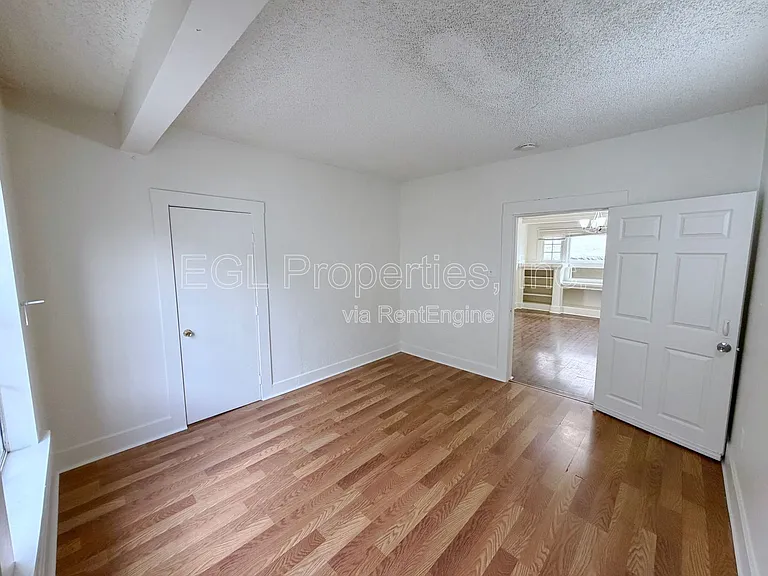 860 W 56th St — Photo 21