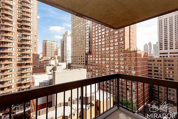 Rented by Mirador Real Estate | media 34