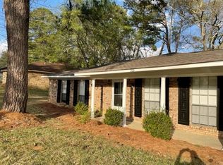 206 Valley Ridge Dr, Jackson, MS 39206