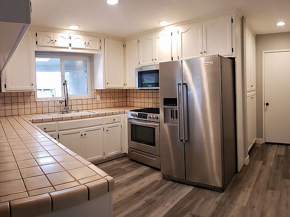 5th image of 1205 River Bluff Dr