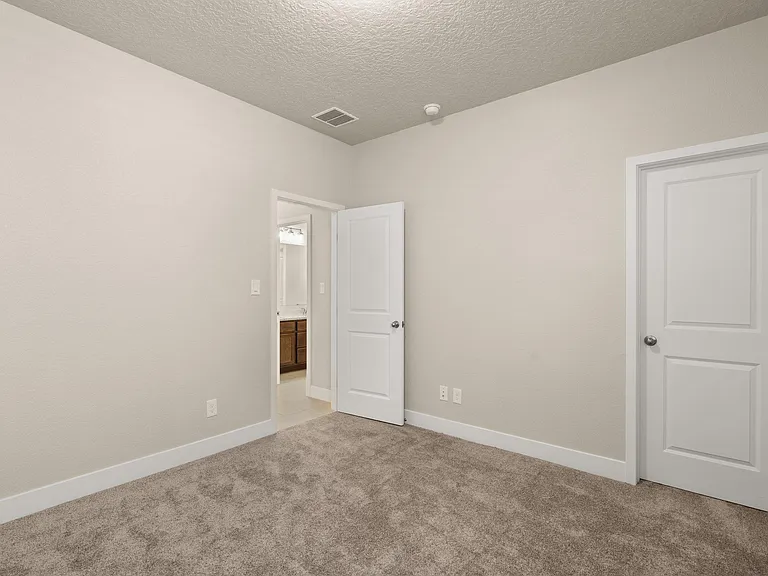 6801 Cleary Loop NE — Photo 19