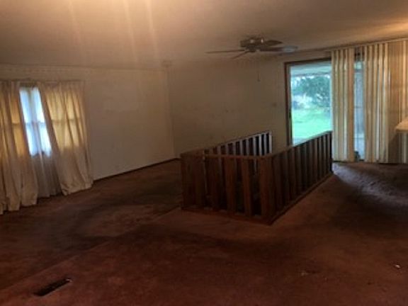 4th image of 1607 Glenwood Dr